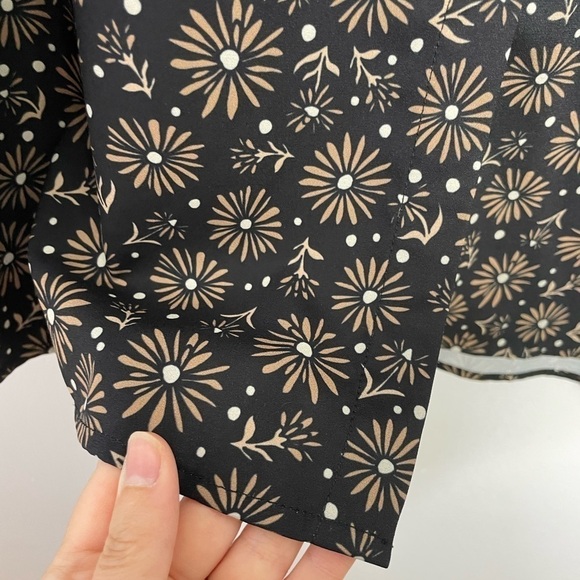 Womance Atelier oversized dark floral buttons down shirt - Picture 3 of 10